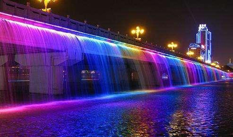 <b>盤浦大橋月光彩虹噴泉——世界上最長的橋</b>