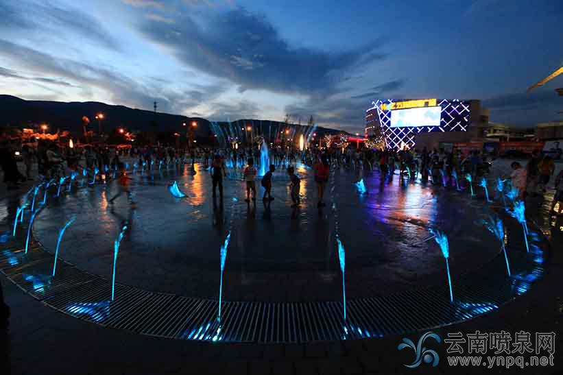 云南省保山市五洲國際廣場(chǎng)音樂噴泉