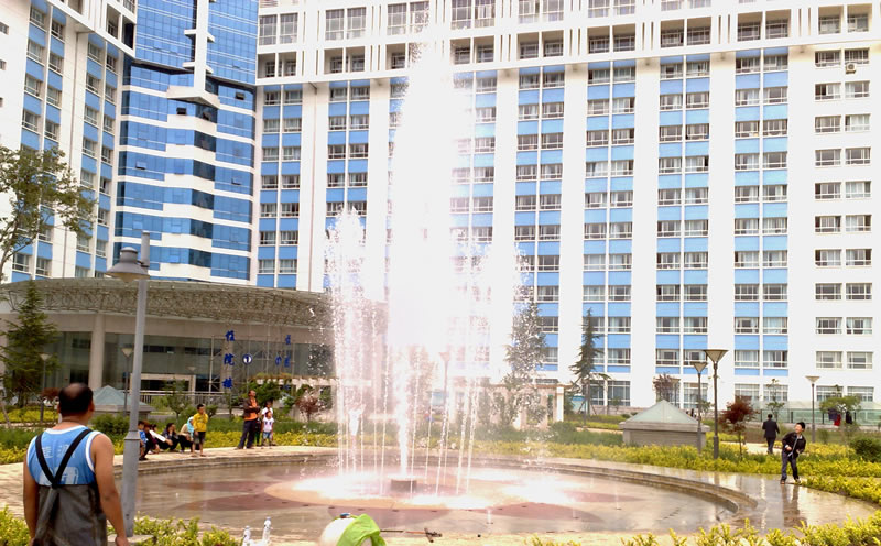 <b>音樂噴泉施工案例-云南昭通市人民醫(yī)院音樂噴泉</b>